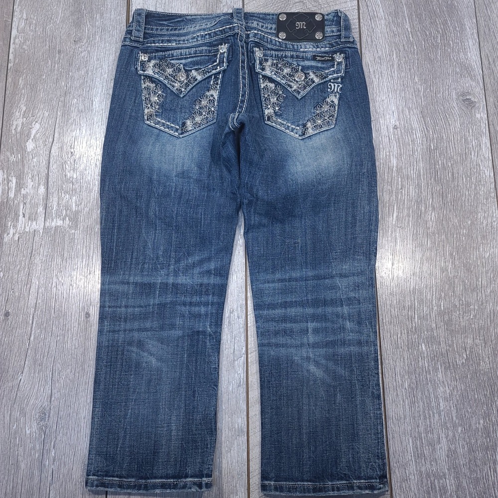 Miss Me Cuffed Capri Jeans Women 29 Blue Embroidered Rhinestone JP5810P